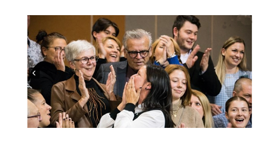 Une « bonne main d'applaudissements » pour notre nouvelle députée?